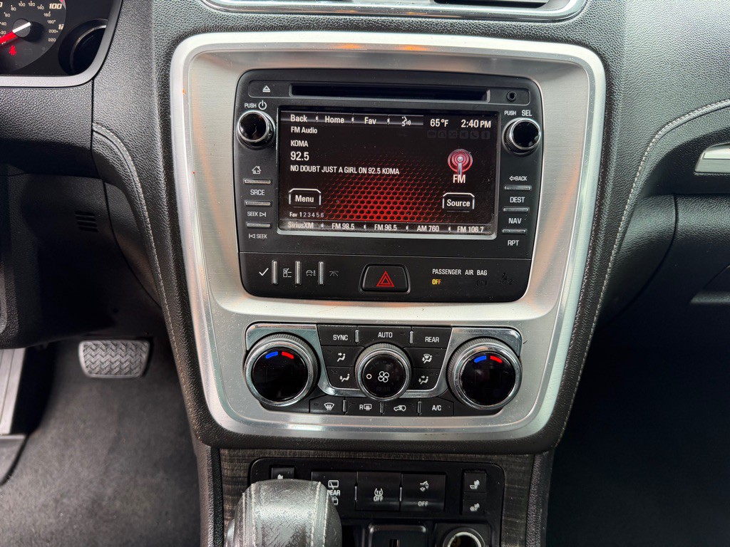 2016 GMC Acadia Image 10