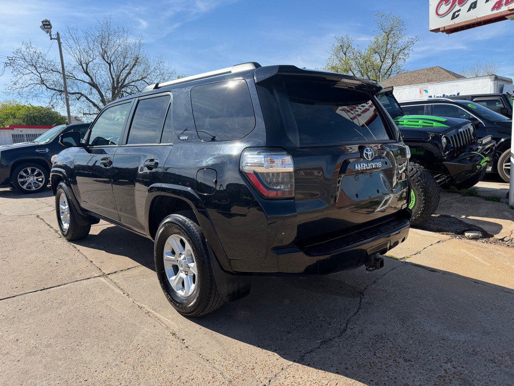 2021 Toyota 4Runner Image 3
