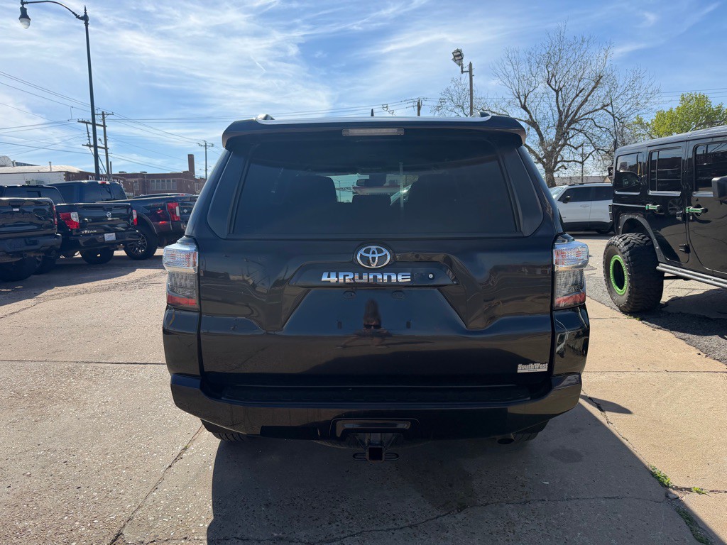 2021 Toyota 4Runner Image 4