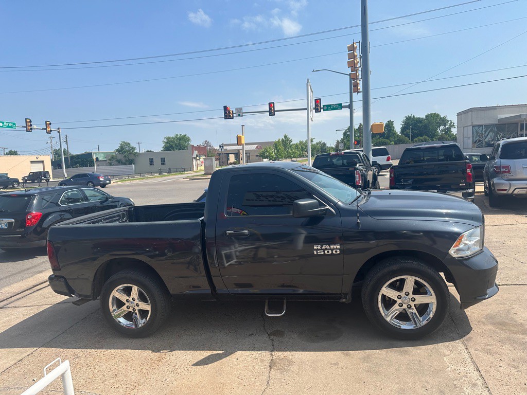 2017 RAM 1500 Image 4