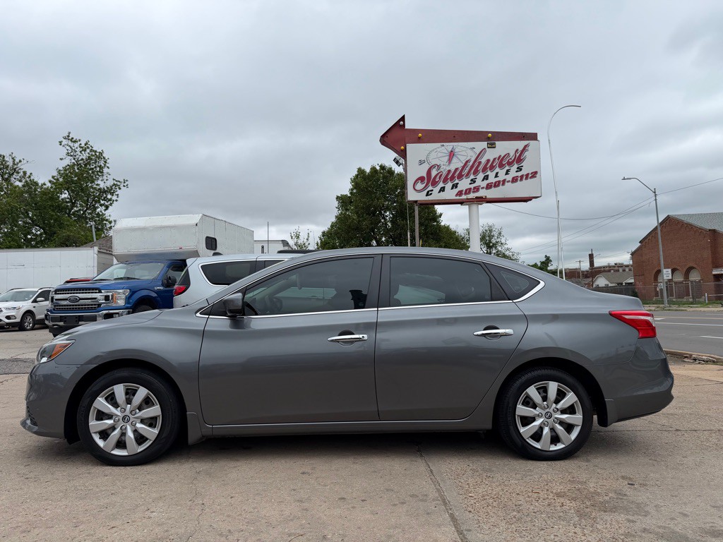 2016 Nissan Sentra Image 2