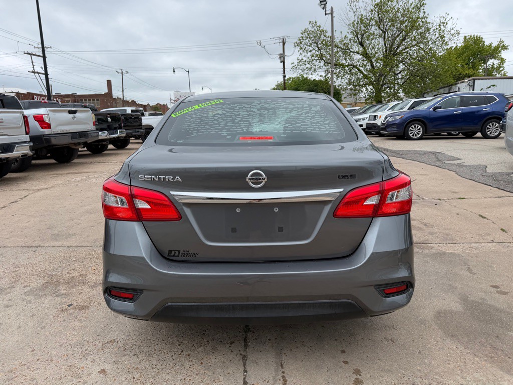 2016 Nissan Sentra Image 4