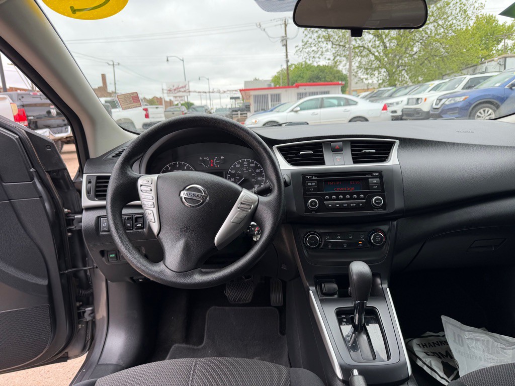 2016 Nissan Sentra Image 10
