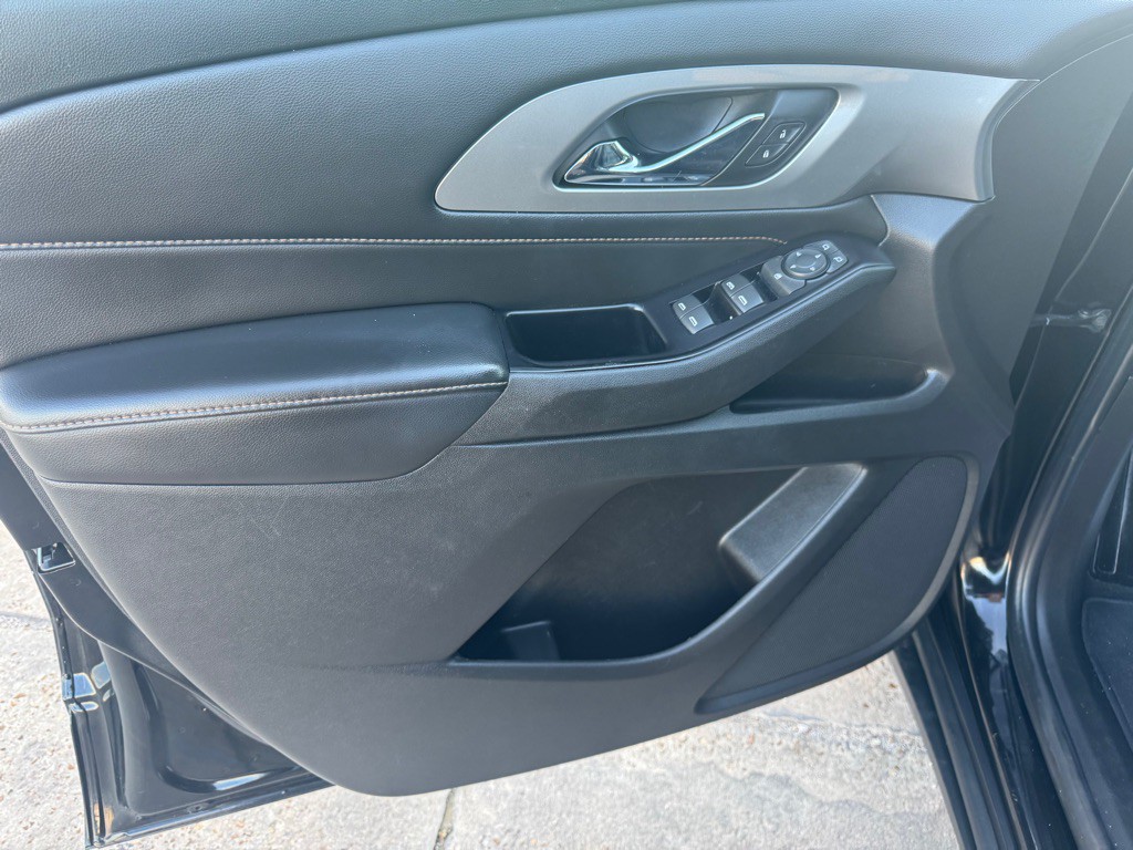 2018 Chevrolet Traverse Image 12