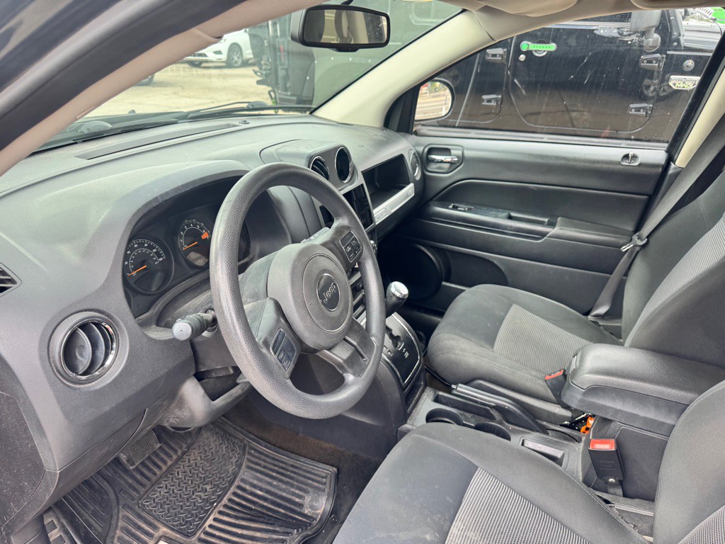 2016 Jeep Compass Image 9