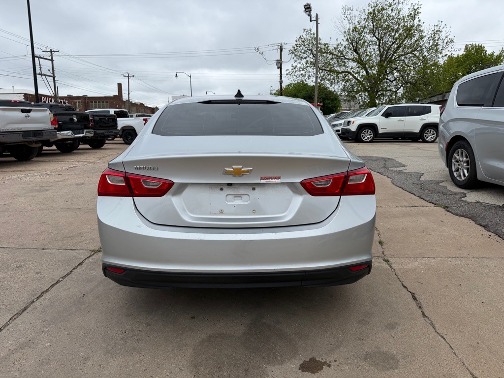 2020 Chevrolet Malibu Image 4