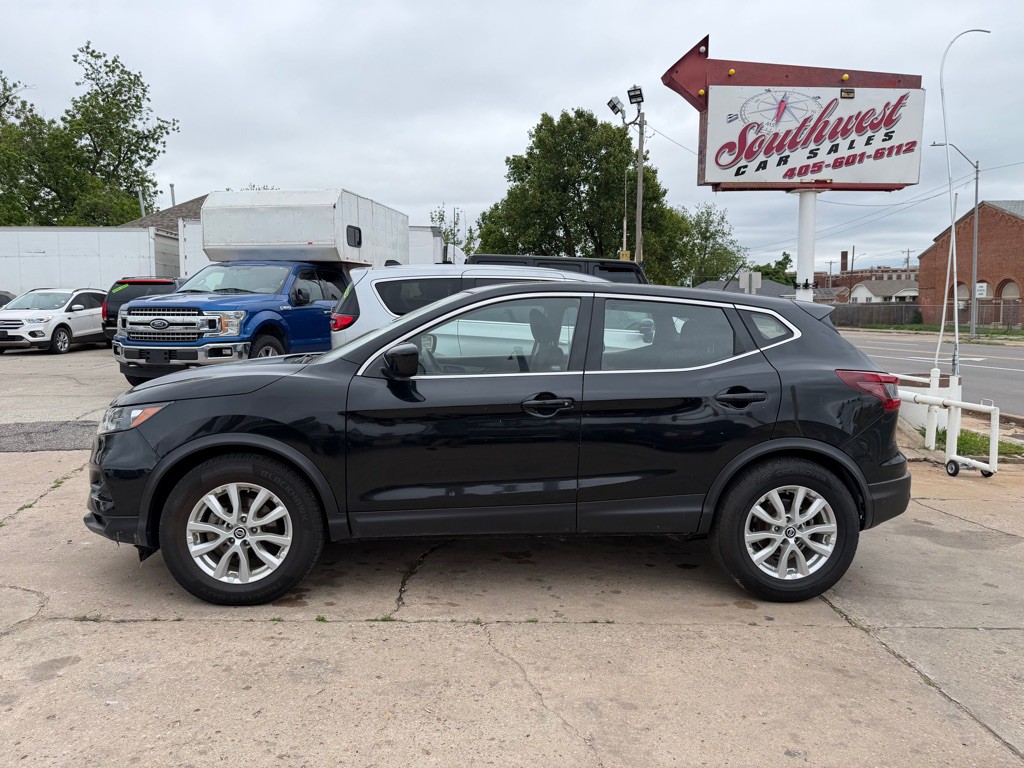 2022 Nissan Rogue Image 2