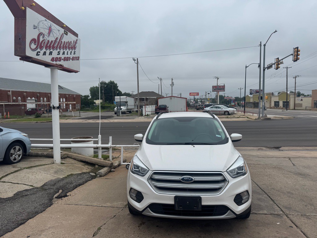 2018 Ford Escape Image 2