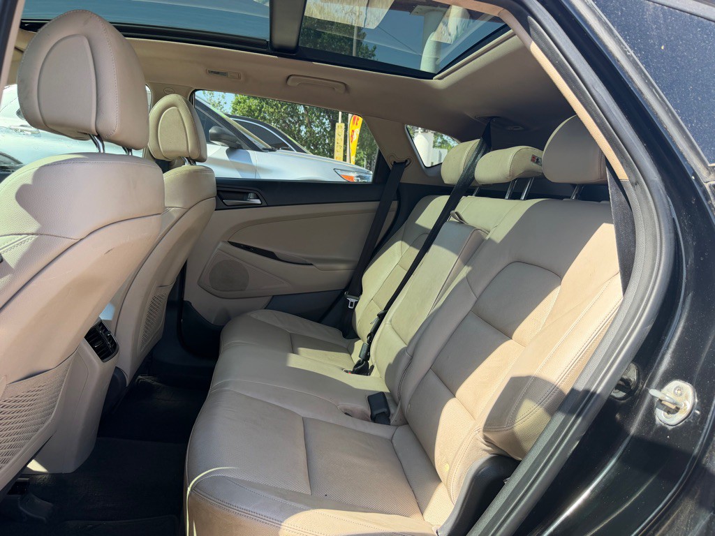 2016 Hyundai Tucson Image 11