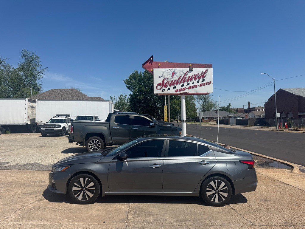 2021 Nissan Altima Image 3