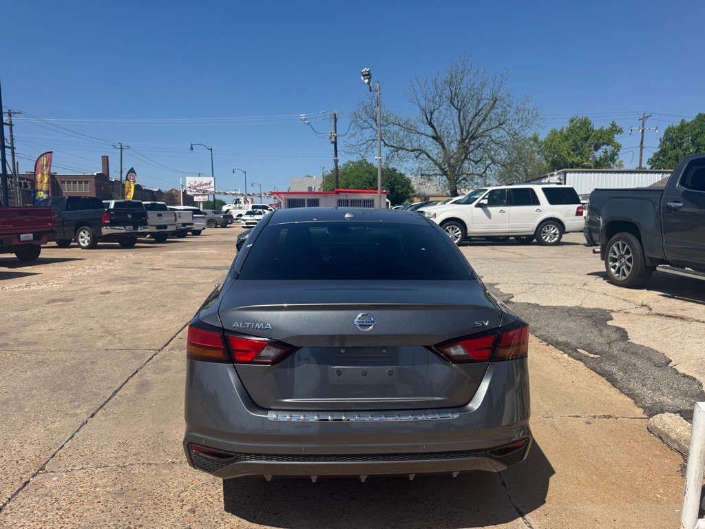 2021 Nissan Altima Image 4