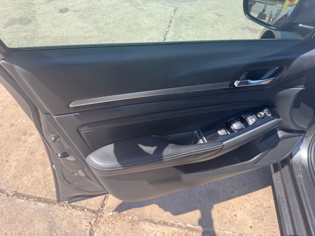 2021 Nissan Altima Image 10