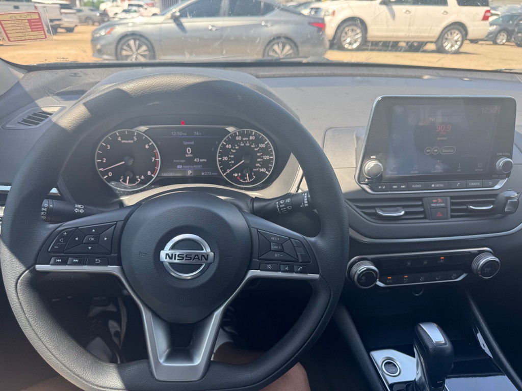 2021 Nissan Altima Image 11