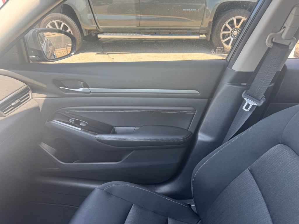 2021 Nissan Altima Image 13