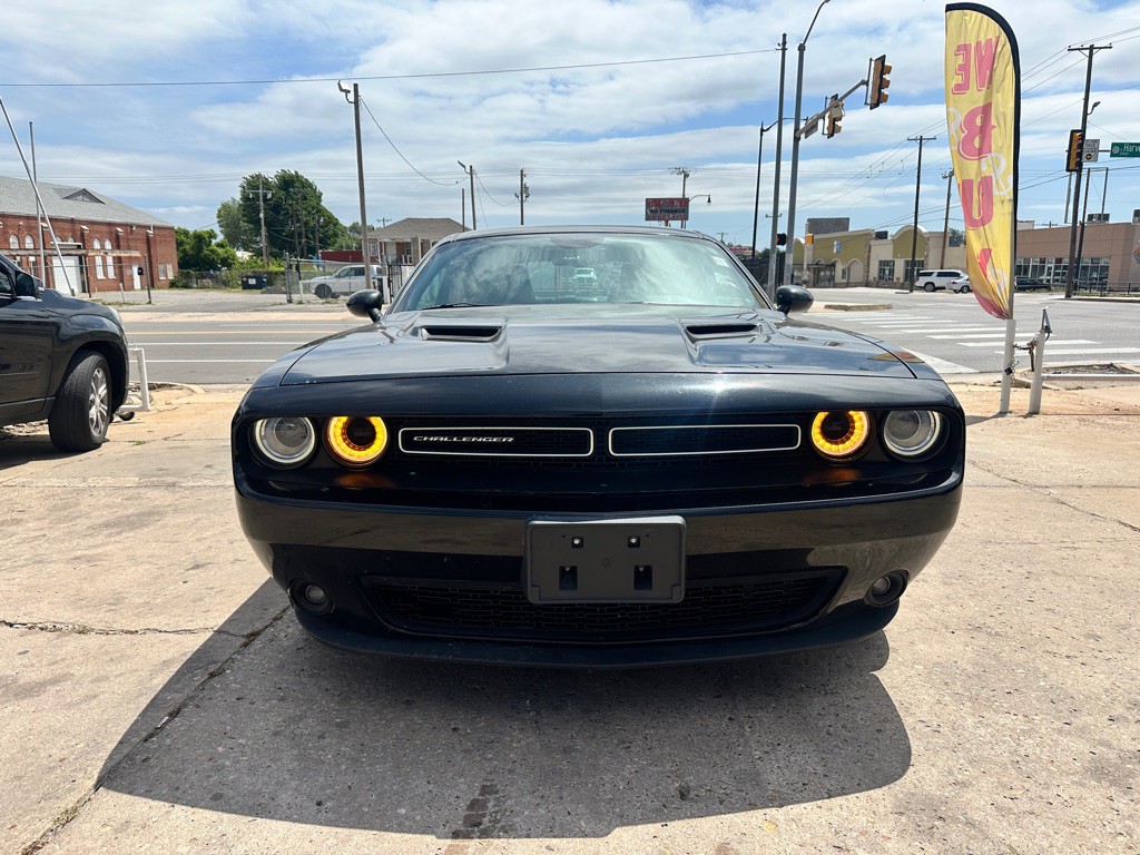 2018 Dodge Challenger Image 2