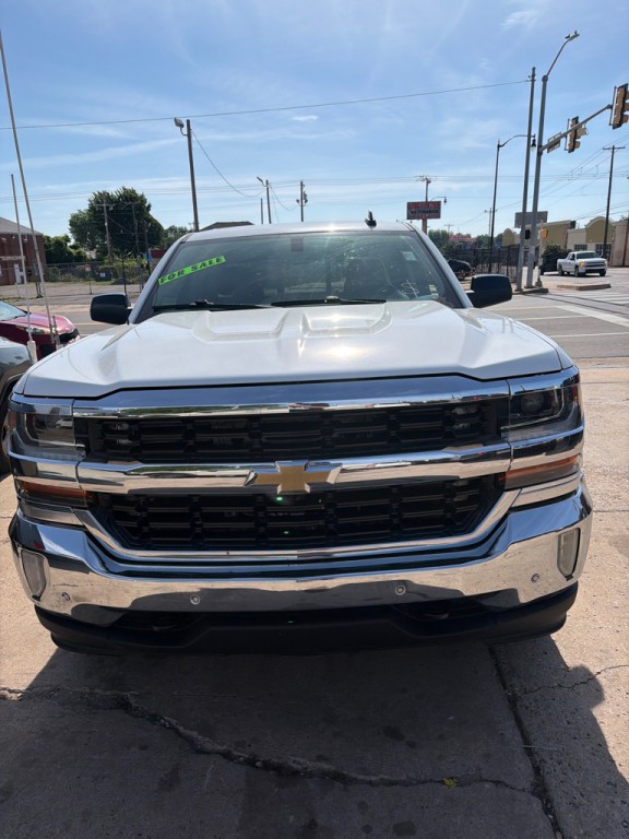 2017 Chevrolet Silverado 1500 Image 2