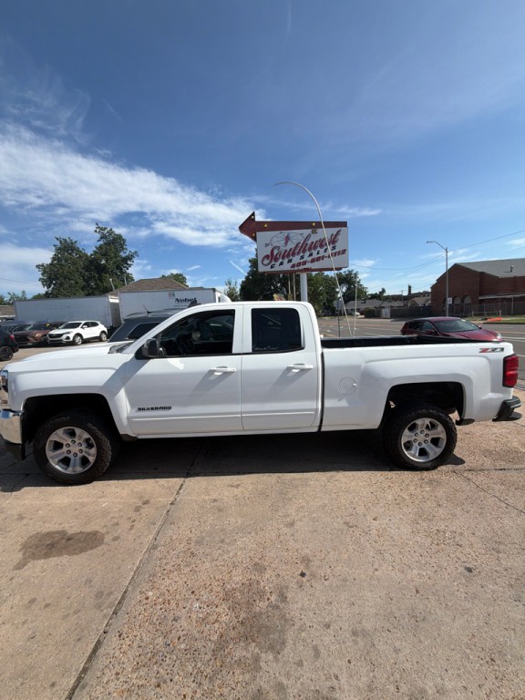 2017 Chevrolet Silverado 1500 Image 3