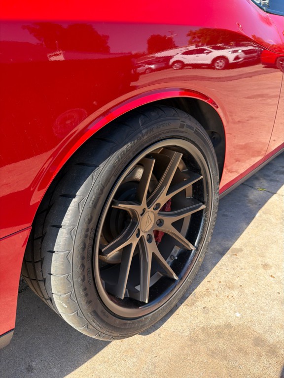 2016 Dodge Challenger Image 8