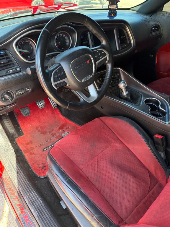 2016 Dodge Challenger Image 12
