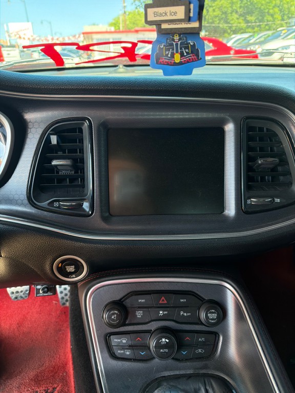 2016 Dodge Challenger Image 14