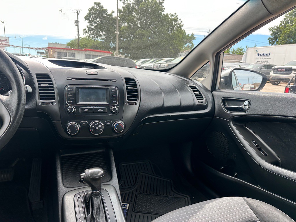 2016 Kia Forte Image 11