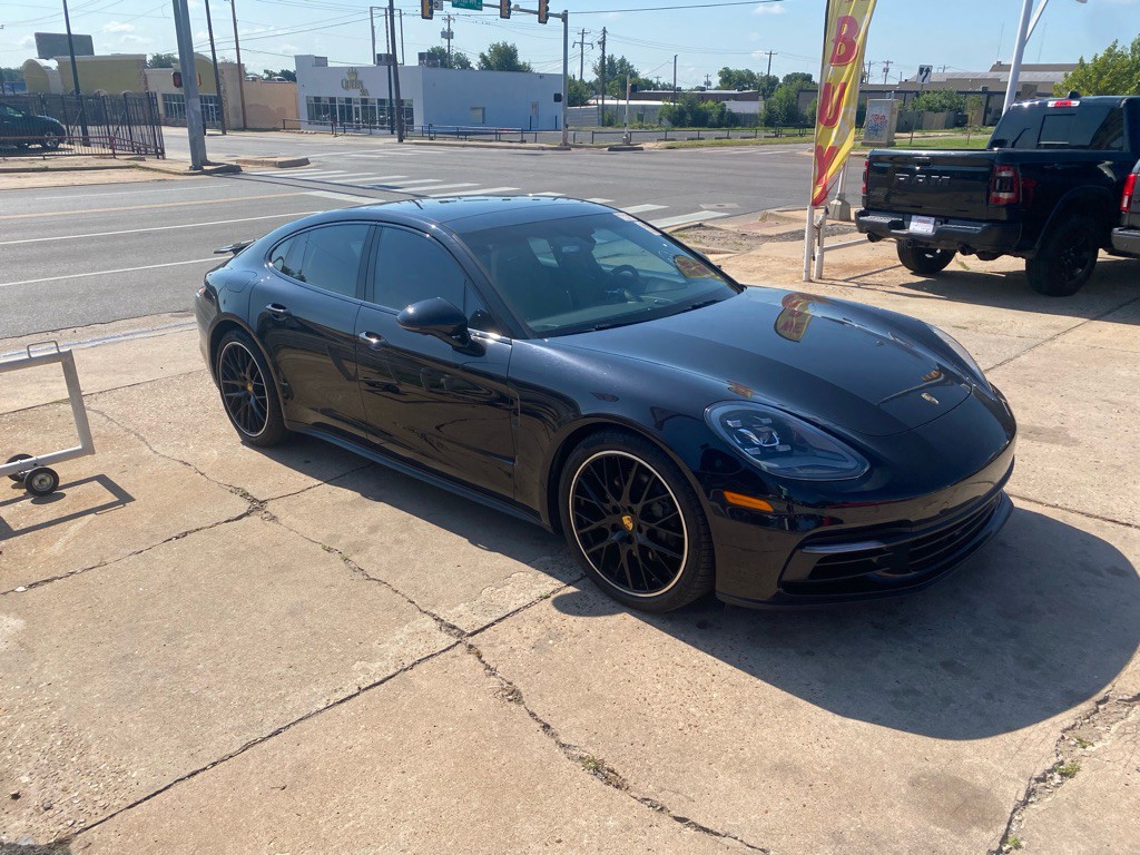 2017 Porsche Panamera Image 4