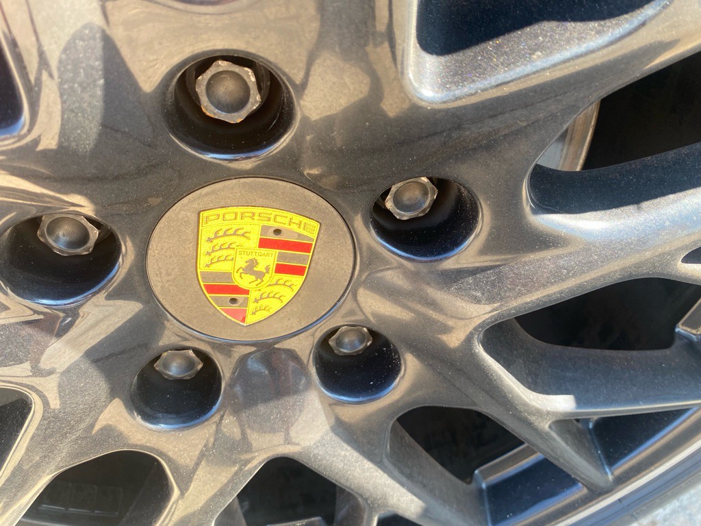 2017 Porsche Panamera Image 12
