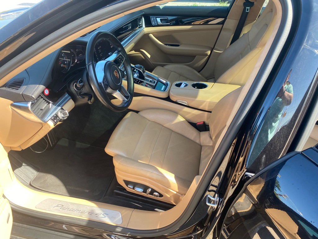 2017 Porsche Panamera Image 15