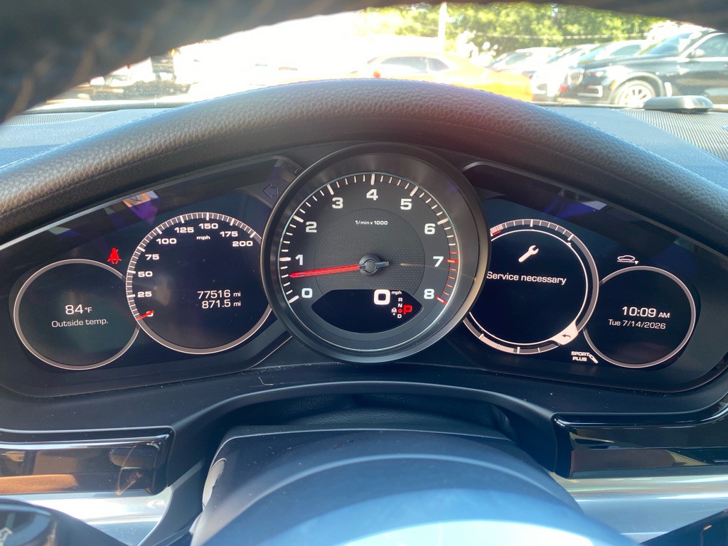 2017 Porsche Panamera Image 18