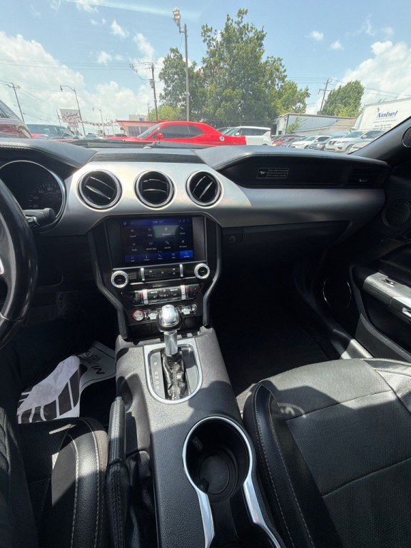 2020 Ford Mustang Image 15