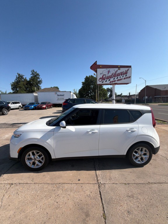 2020 Kia Soul Image 3