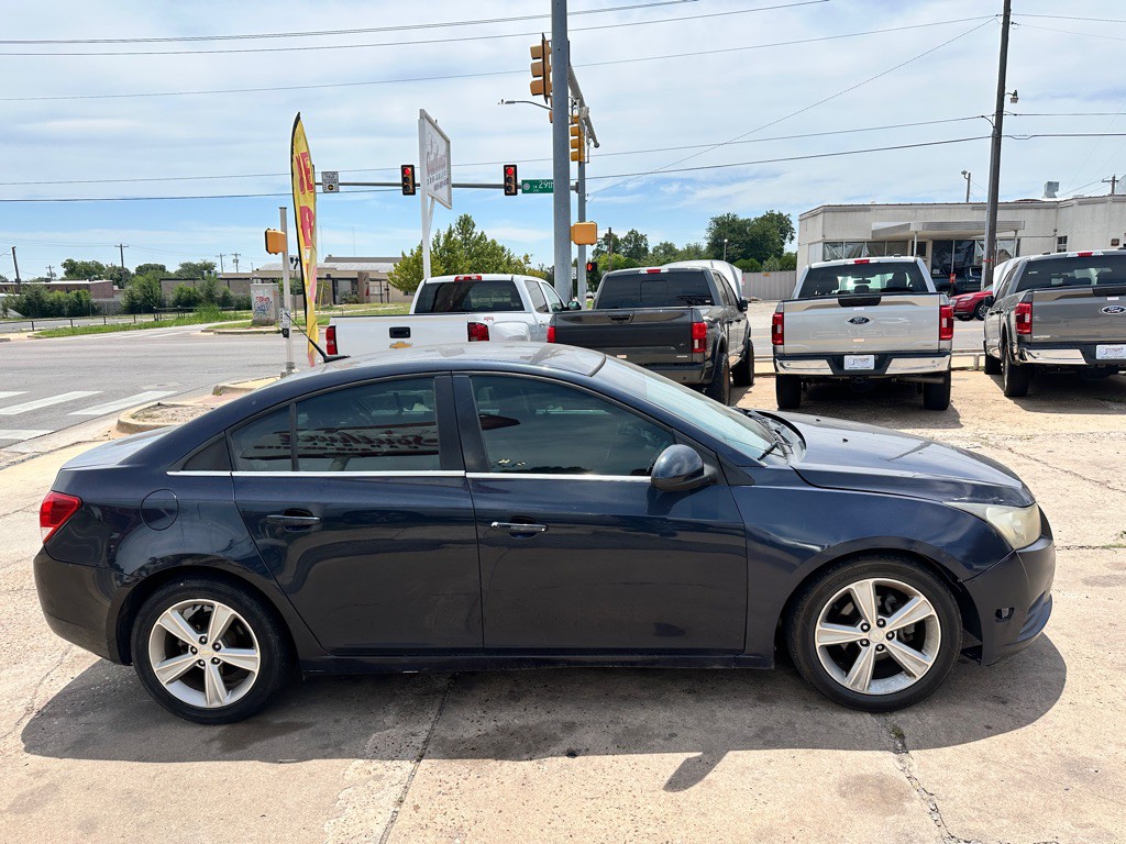 2014 Chevrolet Cruze Image 4
