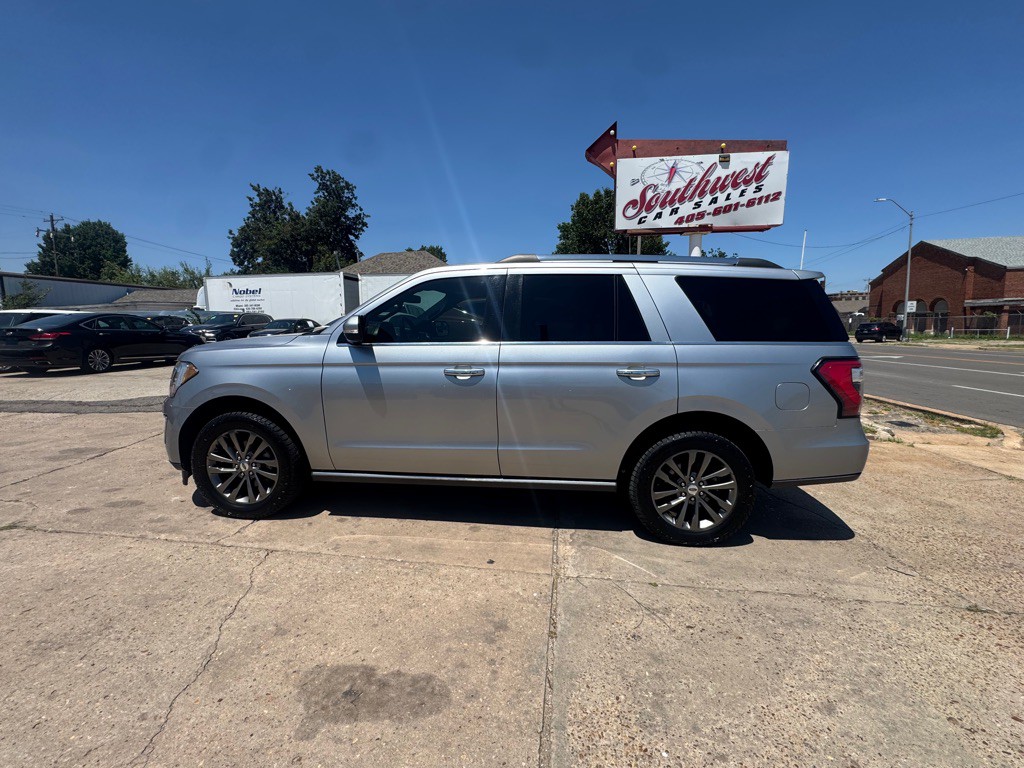 2020 Ford Expedition Image 2