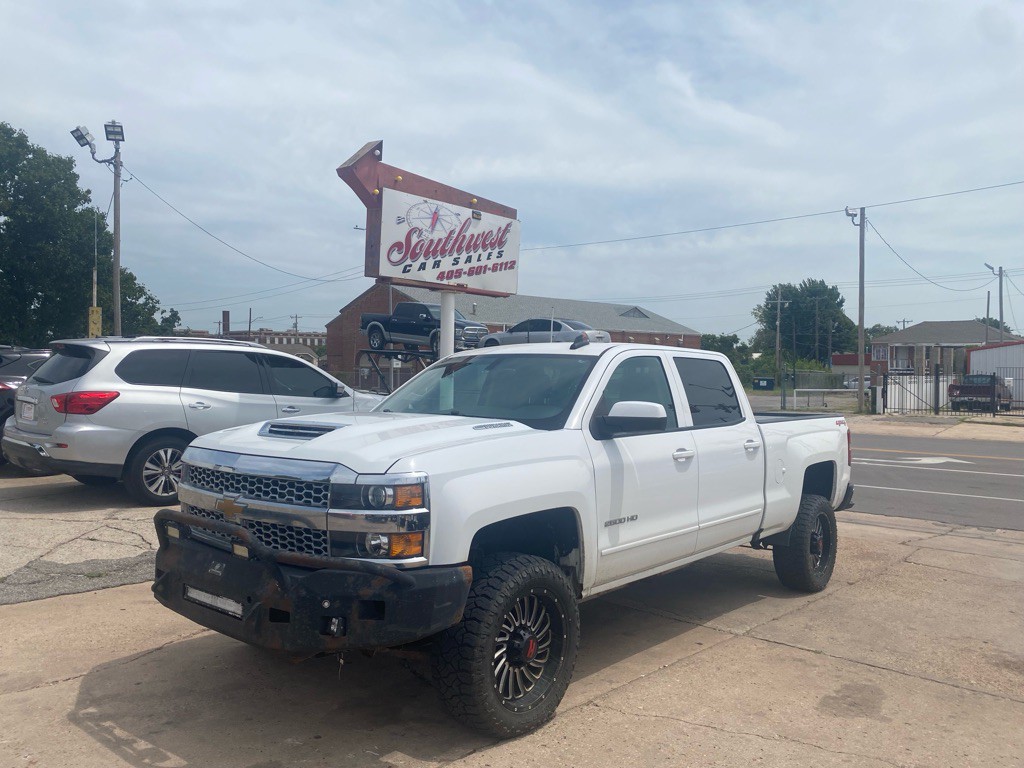2019 Chevrolet Silverado 1500 Image 1