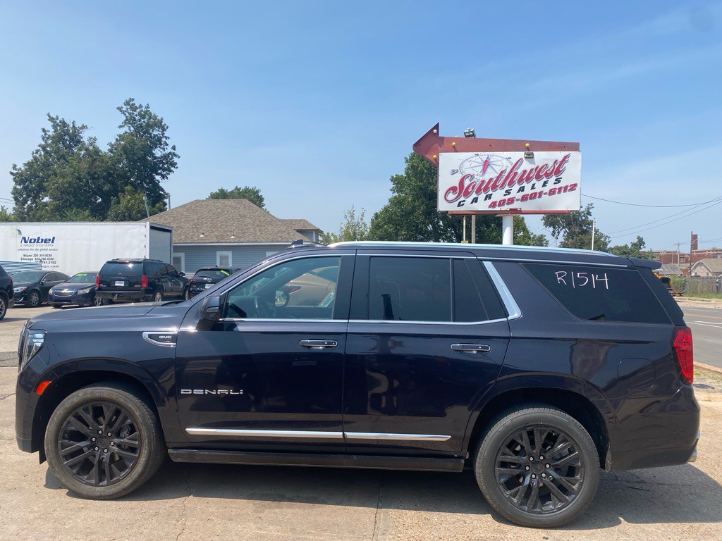 2023 GMC Yukon Image 3