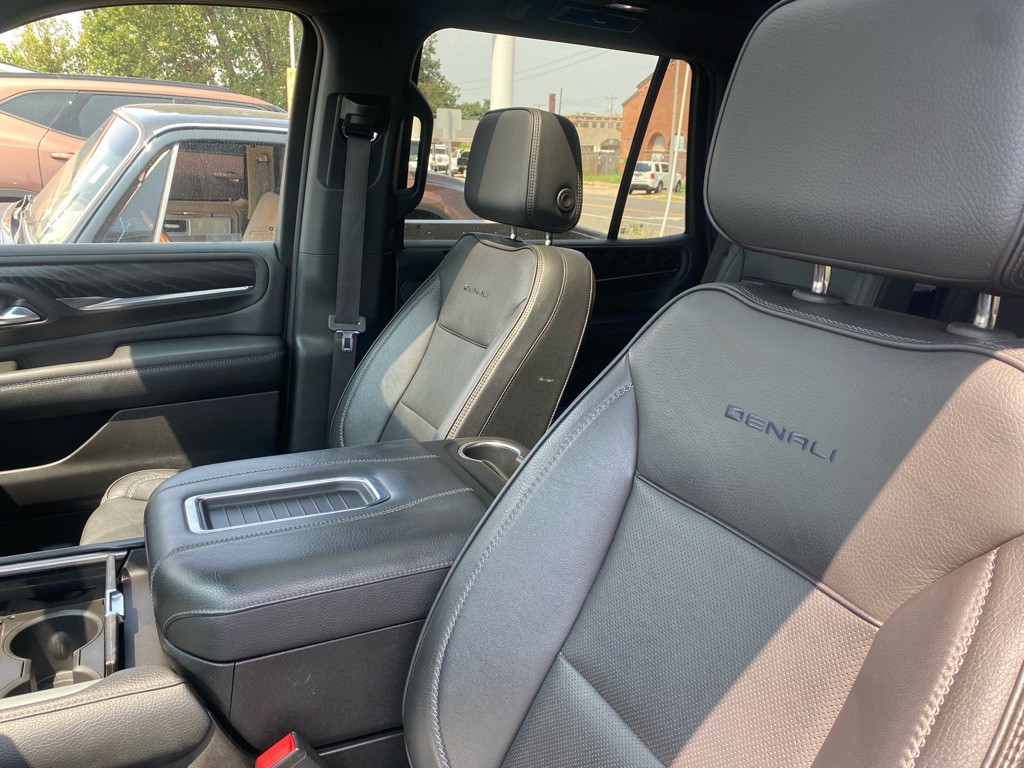 2023 GMC Yukon Image 13
