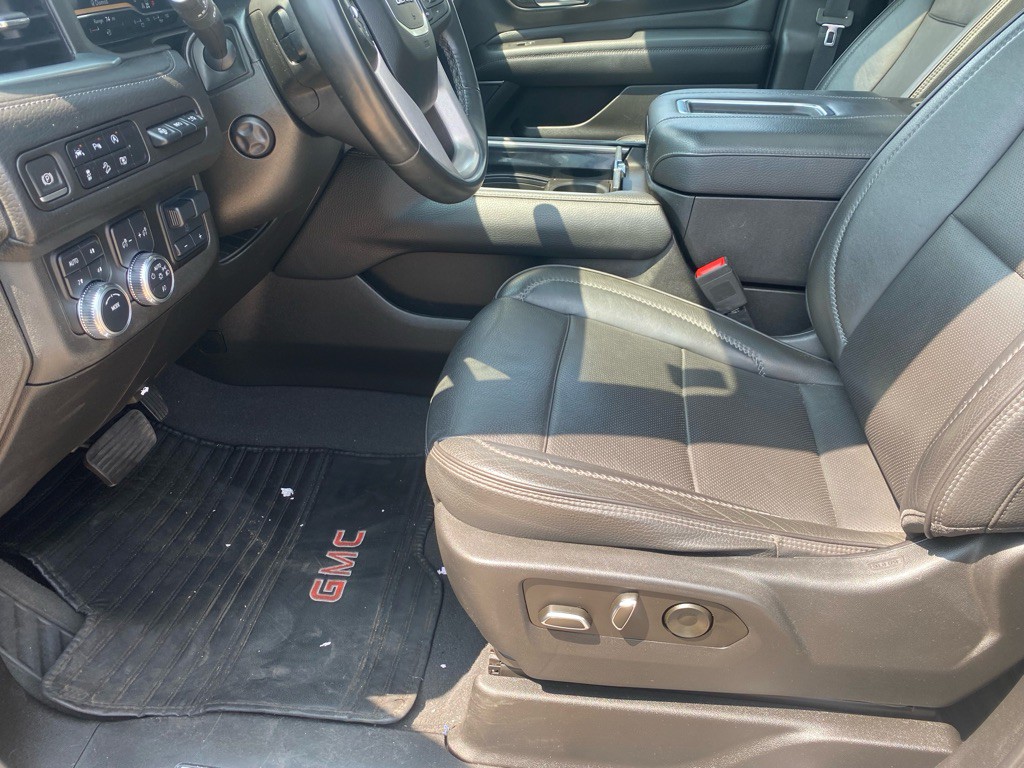 2023 GMC Yukon Image 17