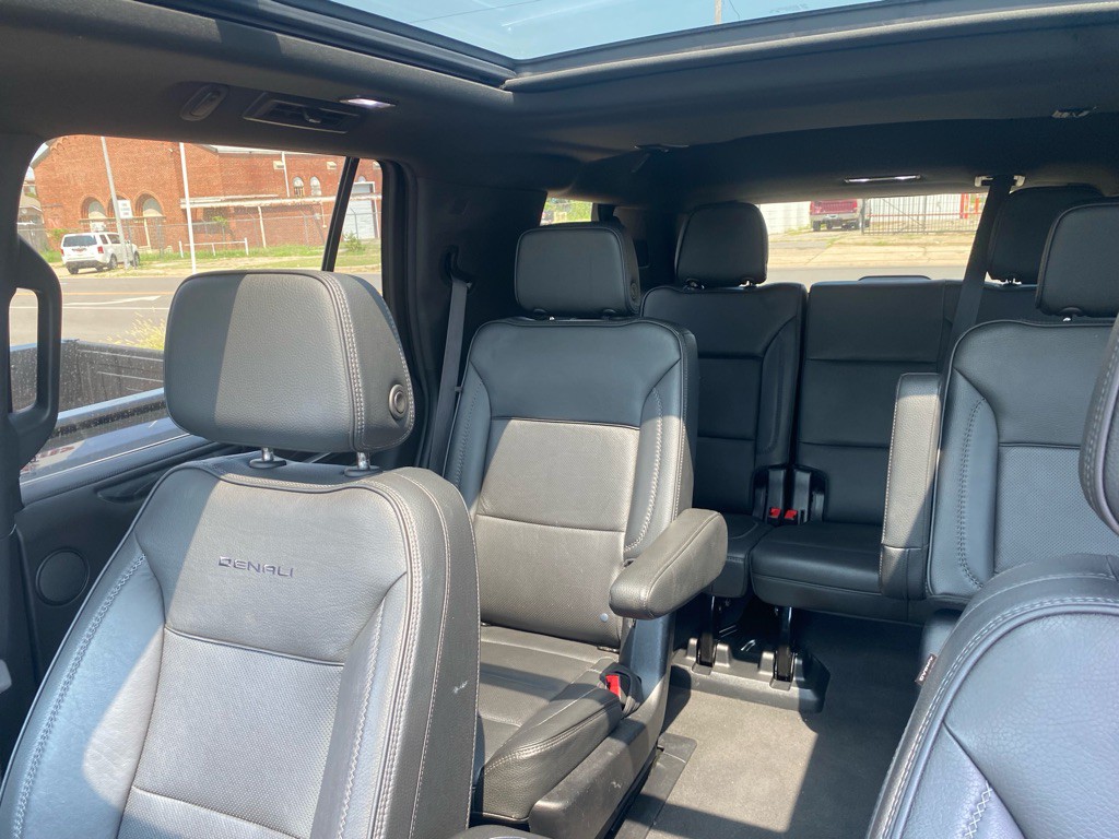 2023 GMC Yukon Image 19