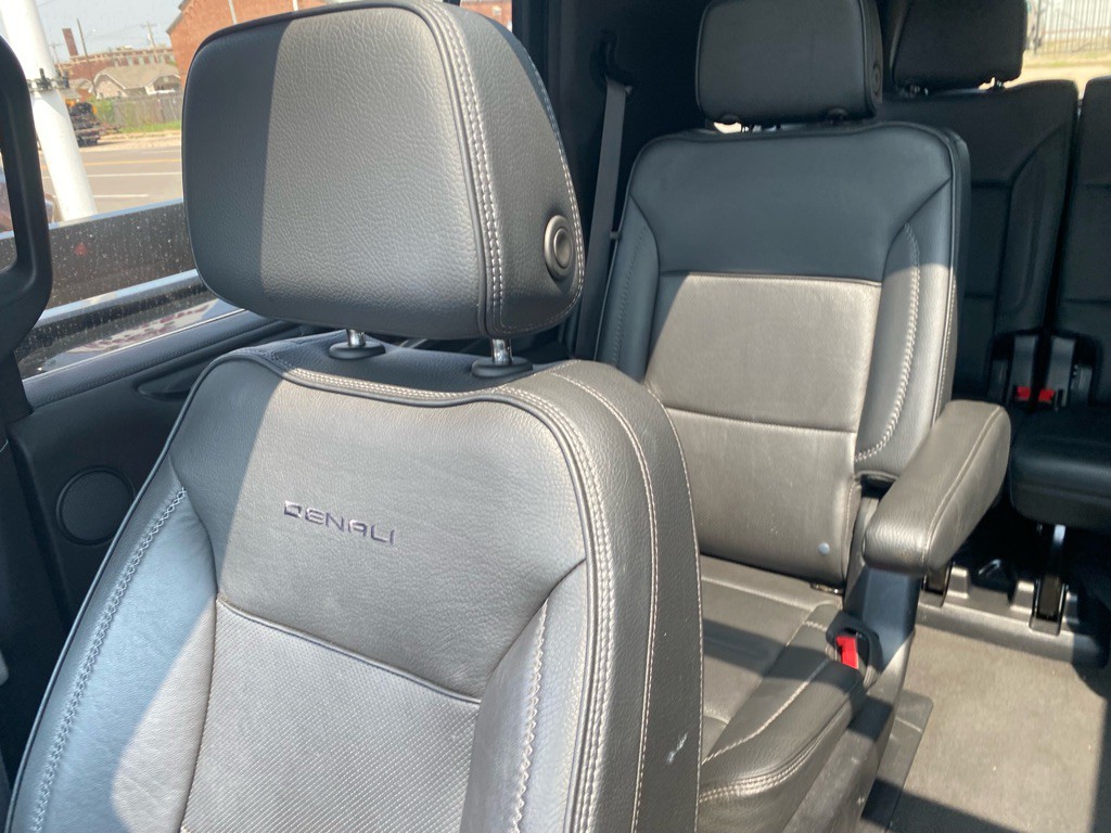 2023 GMC Yukon Image 28