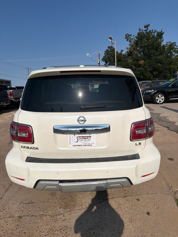 2017 Nissan Armada Image 3