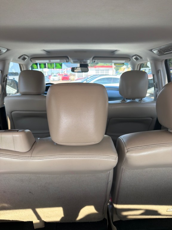 2017 Nissan Armada Image 9
