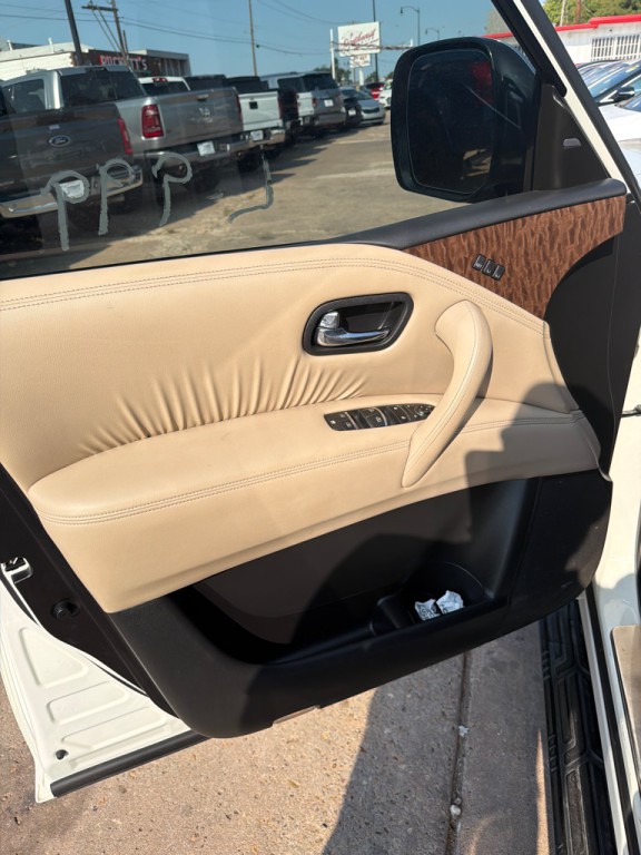 2017 Nissan Armada Image 12