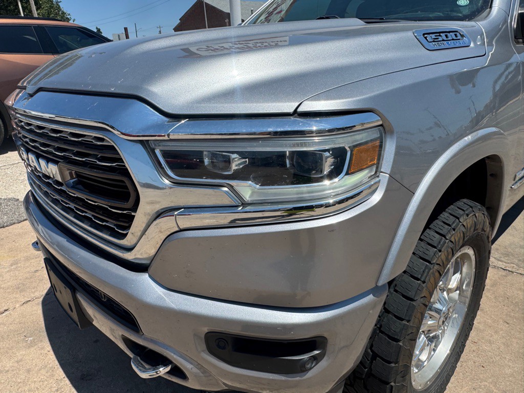 2022 RAM 1500 Image 2