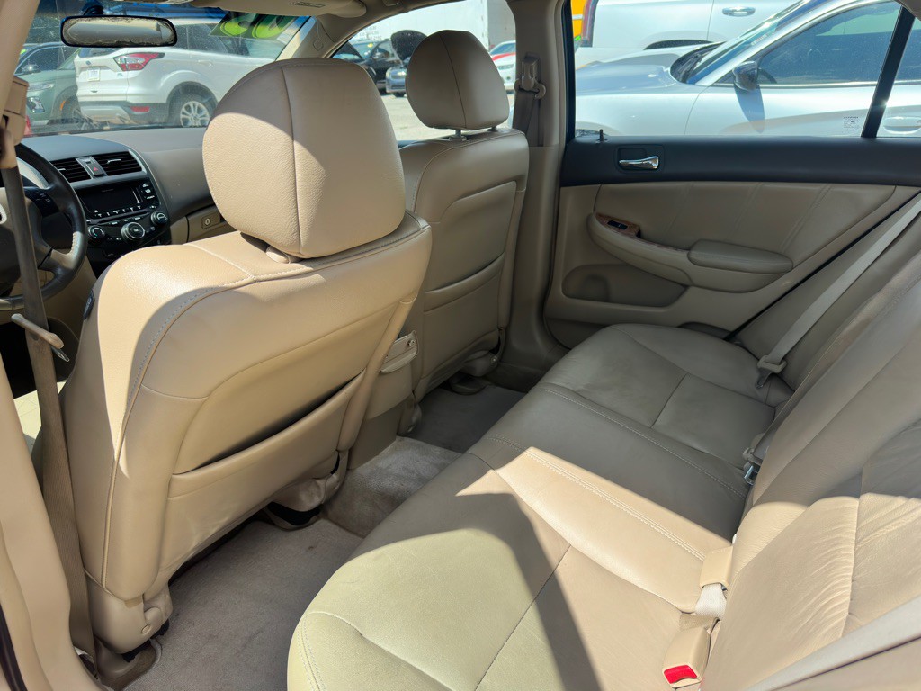 2005 Honda Accord Image 7