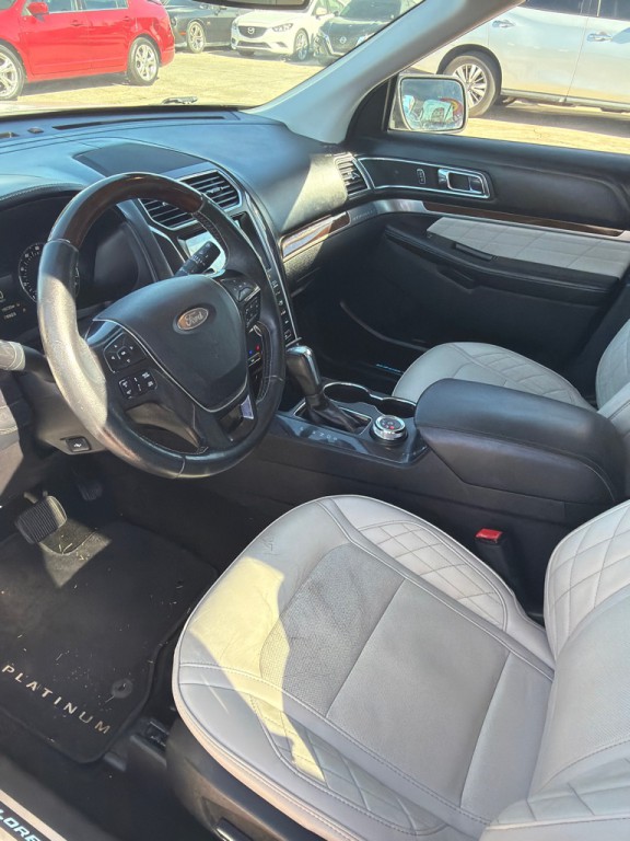 2018 Ford Explorer Image 15