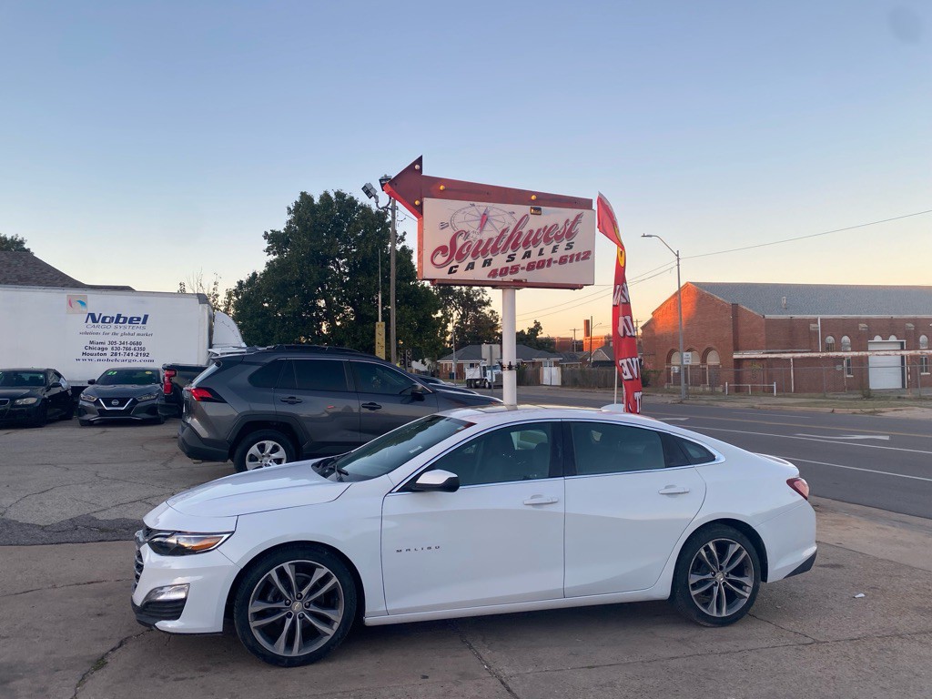 2021 Chevrolet Malibu Image 3
