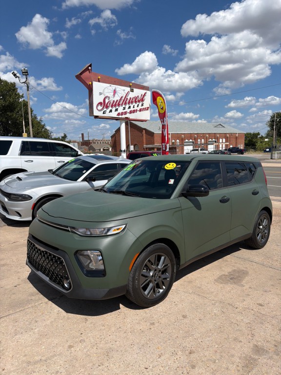 2022 Kia Soul Image 1