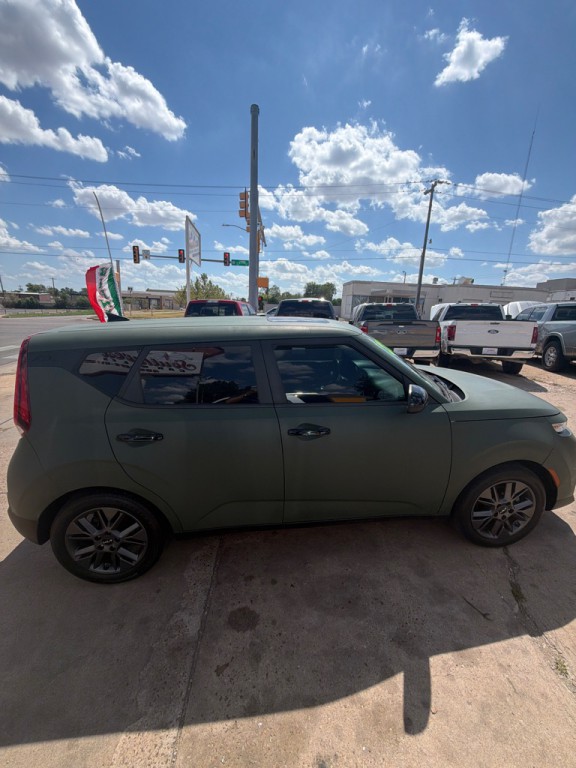 2022 Kia Soul Image 5