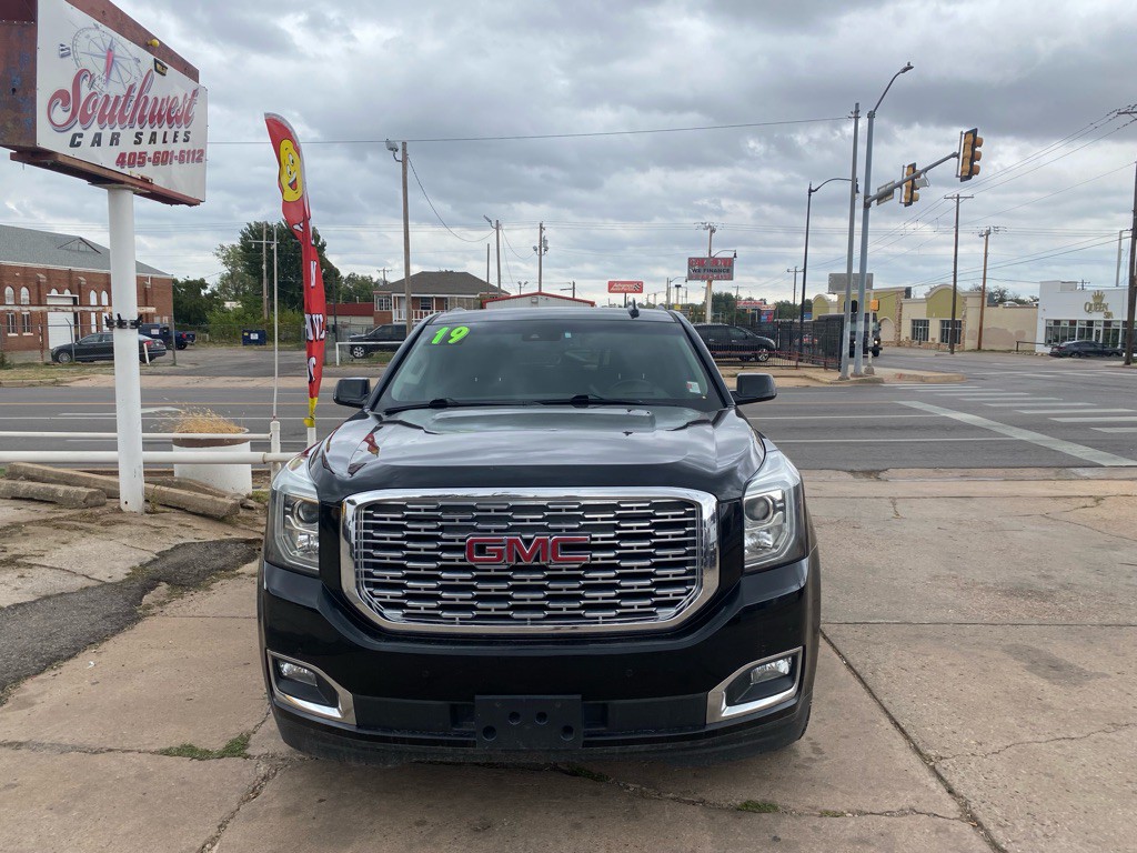 2019 GMC Yukon Image 2