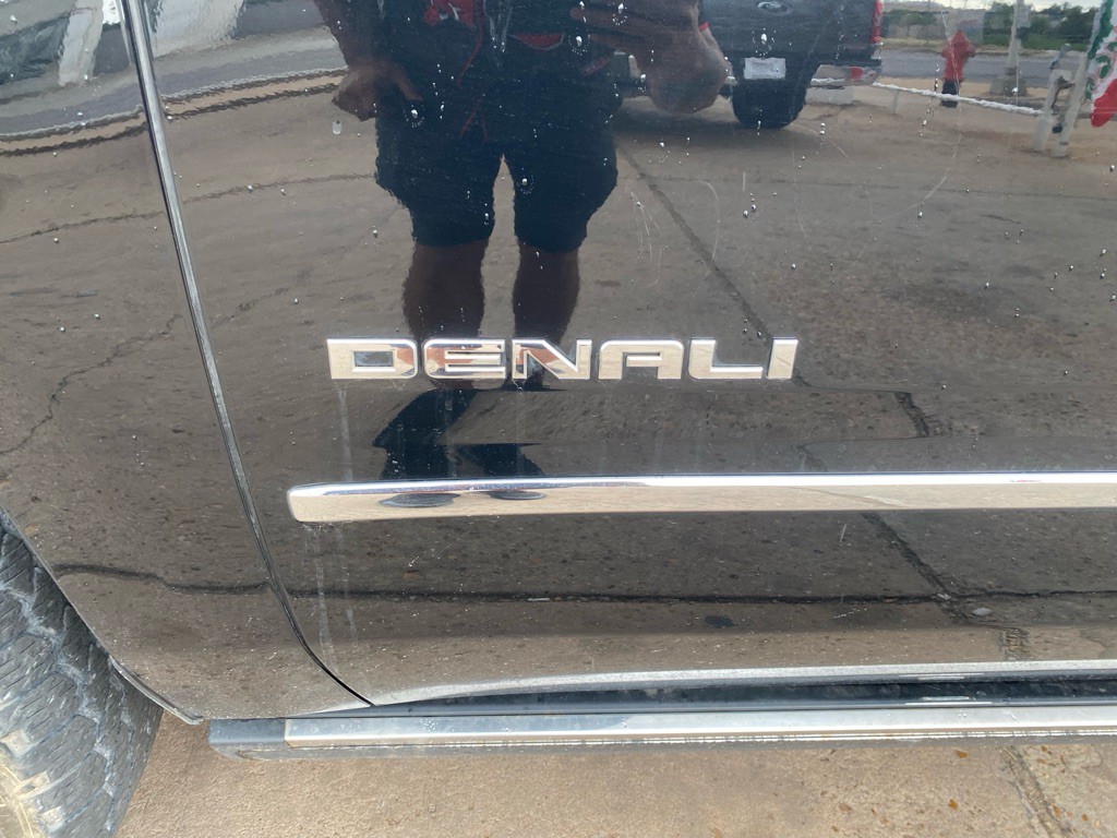 2019 GMC Yukon Image 16